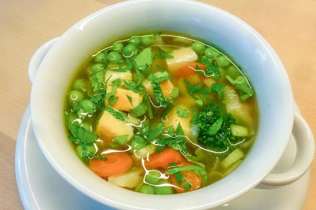 Gemüsesuppe mit Eierstich aus Bio-Wachteleiern - Bio-Wachtelfarm Allgäu ...